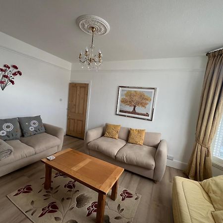 Spacious First Floor Family Flat, Sea View Torquay Eksteriør billede