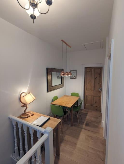 Spacious First Floor Family Flat, Sea View Torquay Eksteriør billede