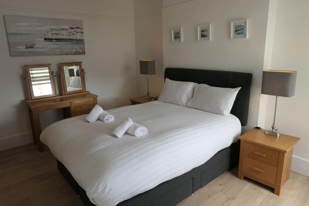 Spacious First Floor Family Flat, Sea View Torquay Eksteriør billede