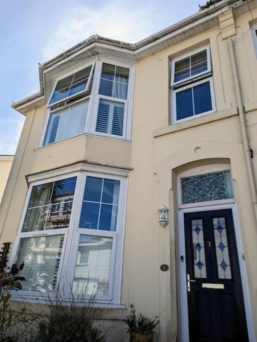 Spacious First Floor Family Flat, Sea View Torquay Eksteriør billede